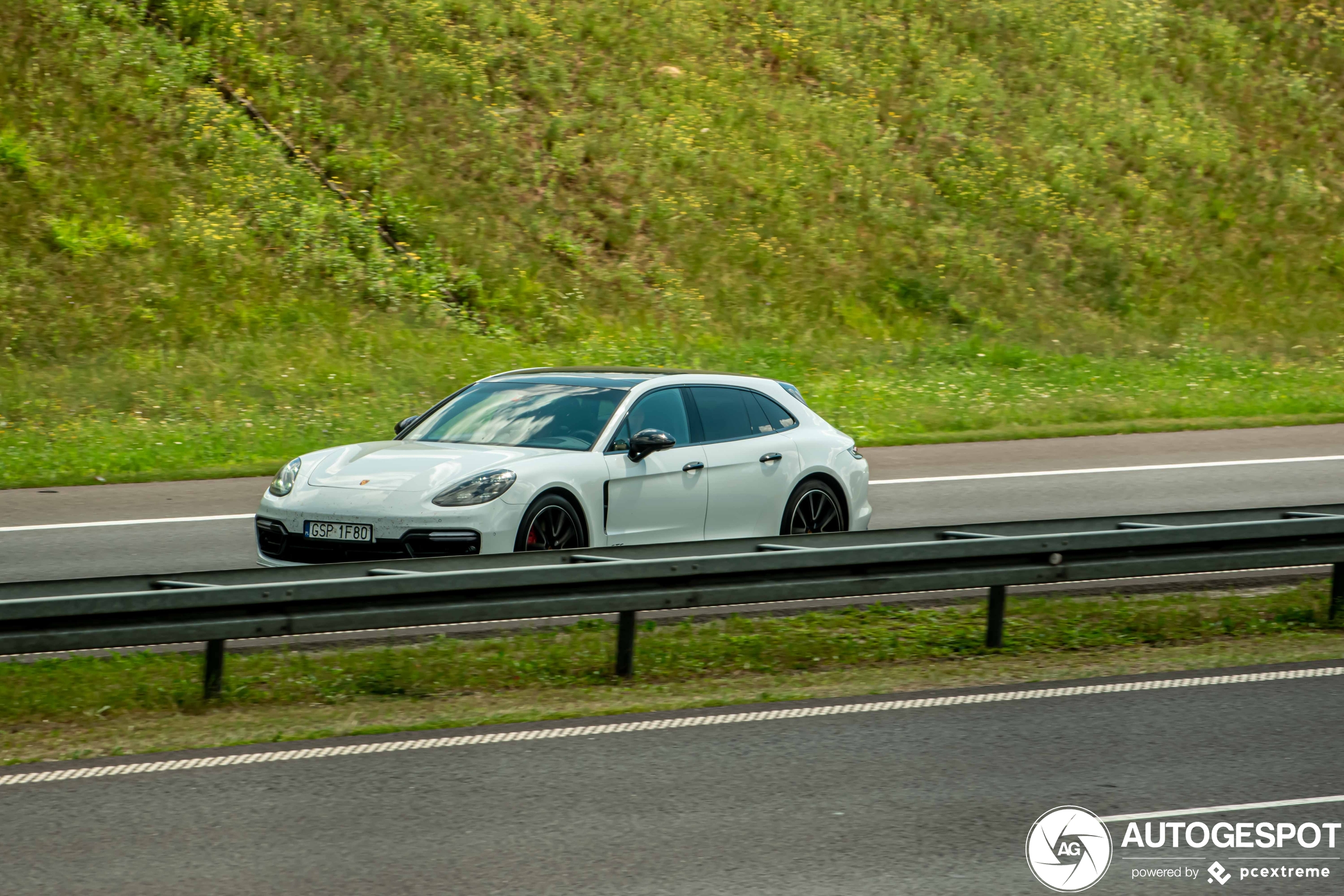 Porsche 971 Panamera GTS Sport Turismo