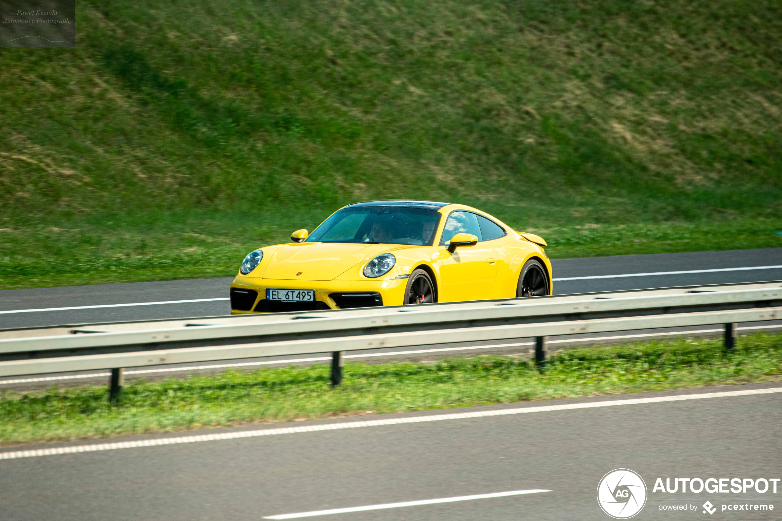 Porsche 992 Carrera 4S