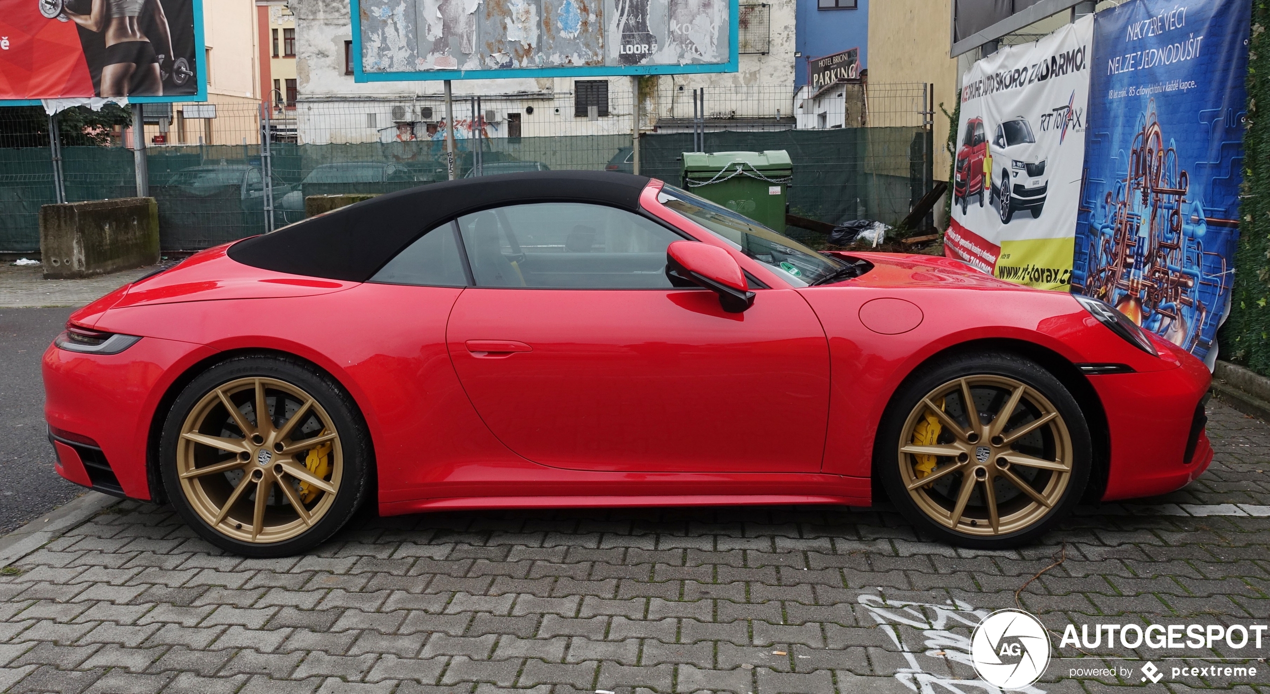 Porsche 992 Carrera 4S Cabriolet