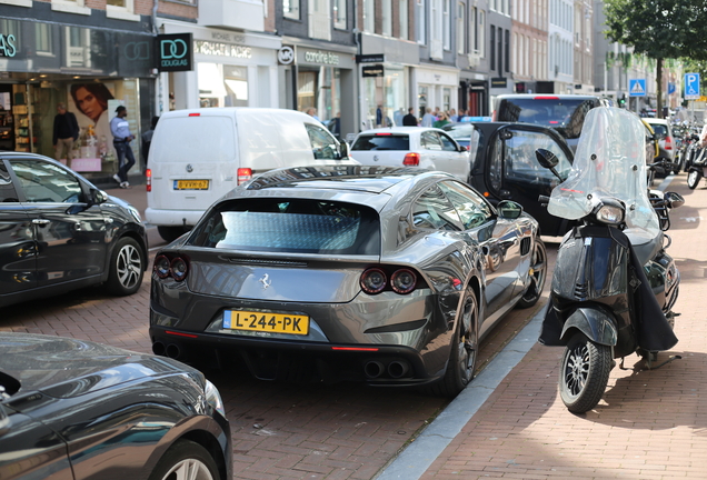 Ferrari GTC4Lusso T