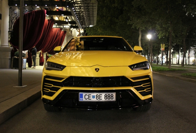 Lamborghini Urus