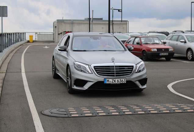 Mercedes-AMG S 63 V222