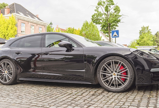 Porsche 971 Panamera GTS Sport Turismo