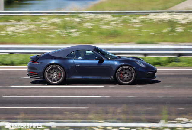 Porsche 992 Carrera 4S Cabriolet