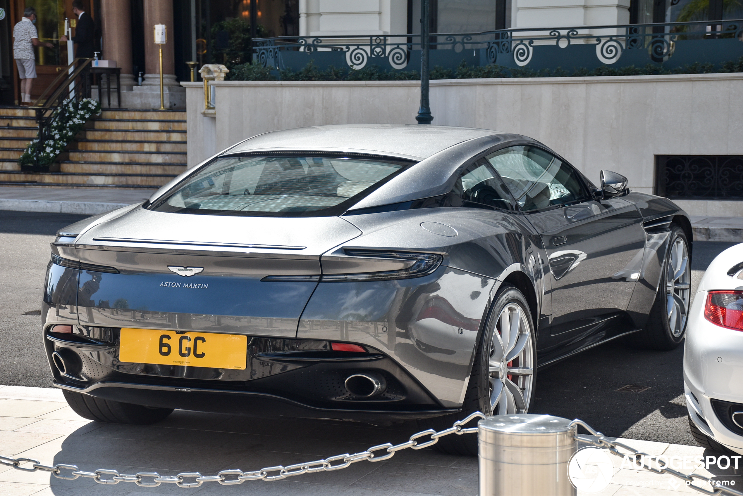 Aston Martin DB11