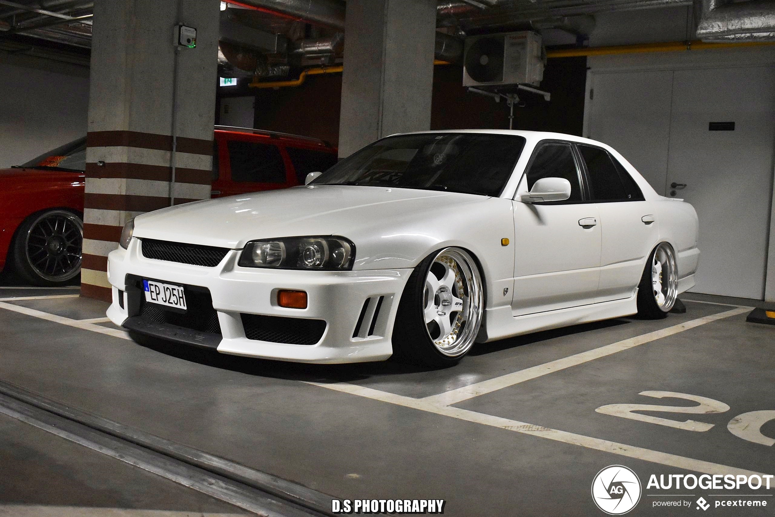 Nissan Skyline R34 Sedan