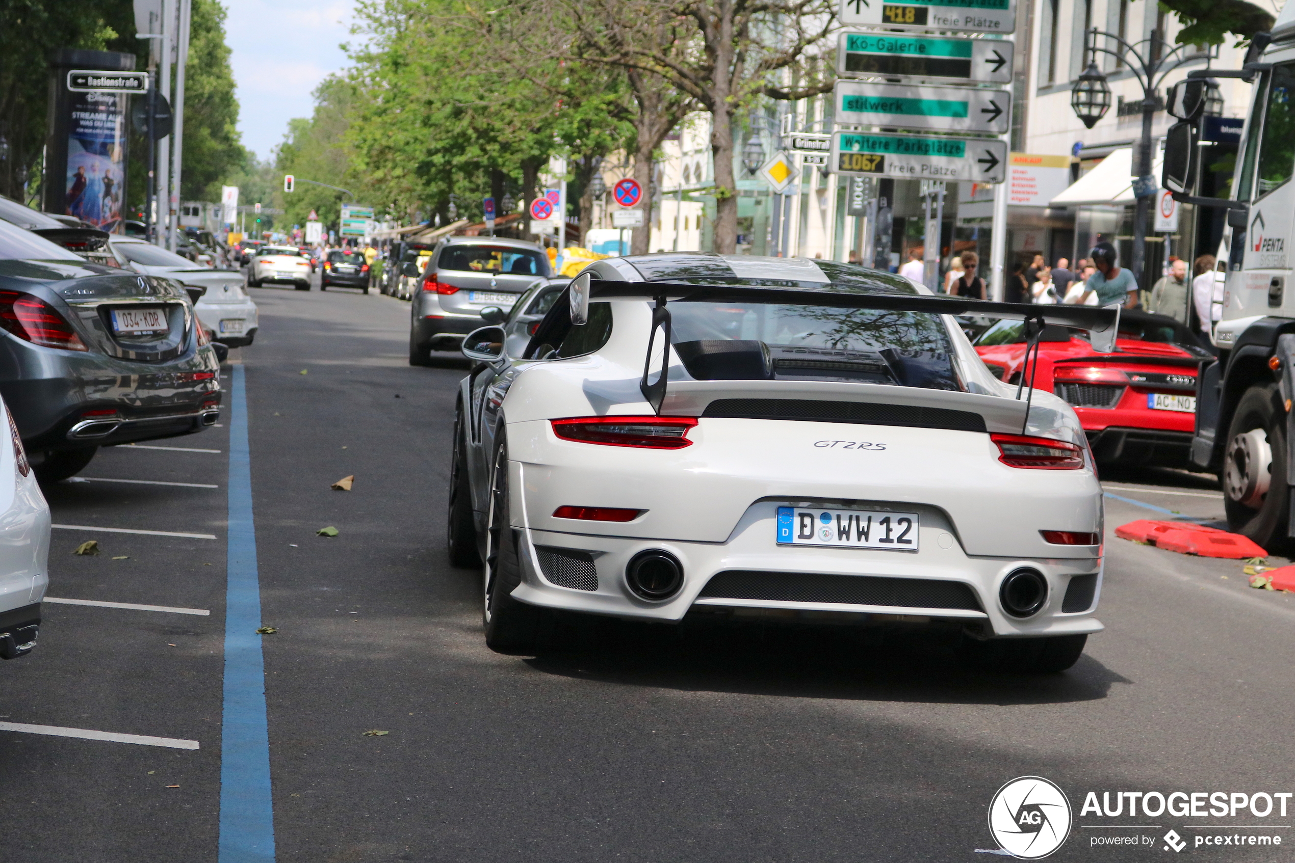 Porsche 991 GT2 RS Weissach Package