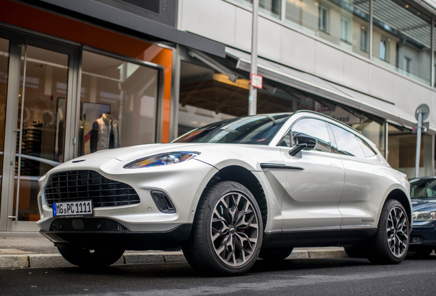 Aston Martin DBX