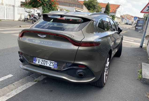 Aston Martin DBX