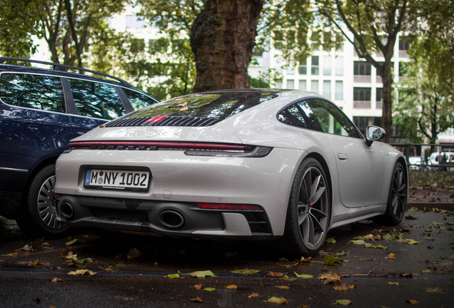 Porsche 992 Carrera 4S