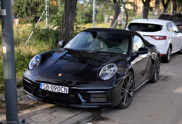 Porsche 992 Carrera 4S Cabriolet