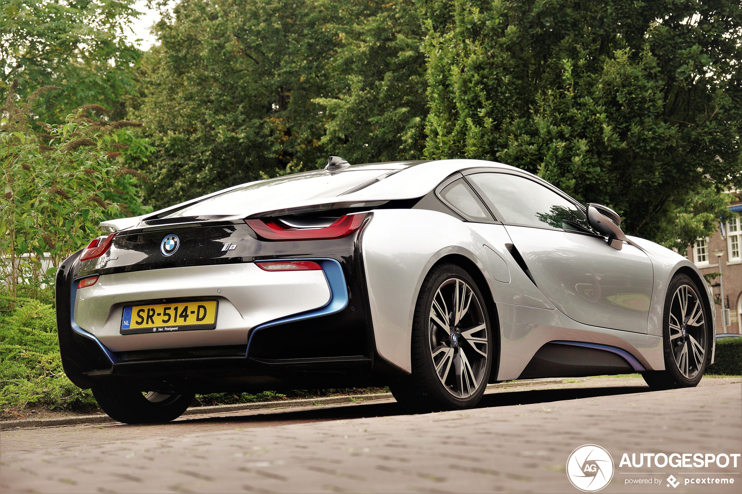 BMW i8