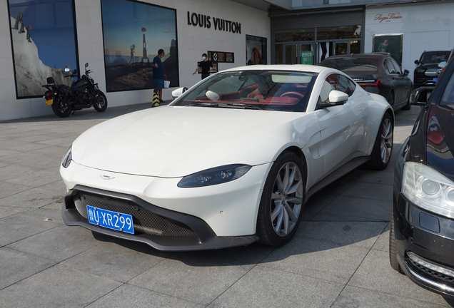 Aston Martin V8 Vantage 2018