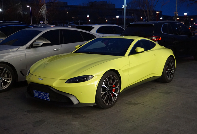 Aston Martin V8 Vantage 2018