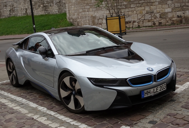 BMW i8