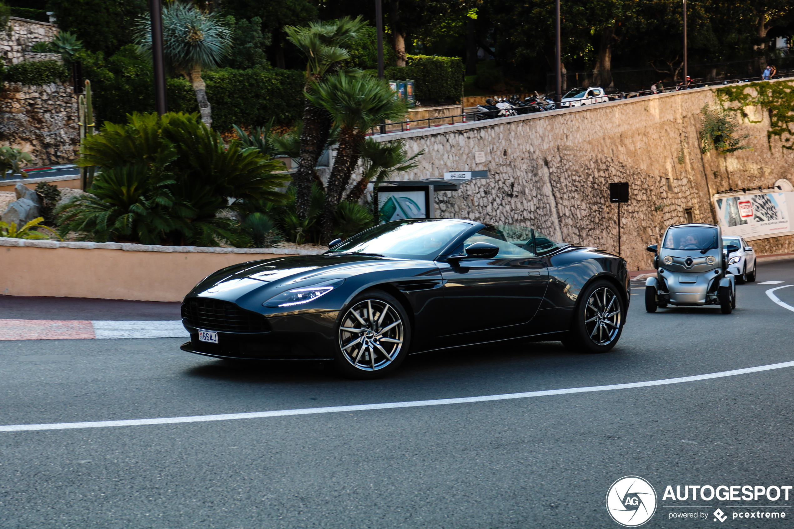 Aston Martin DB11 V8 Volante