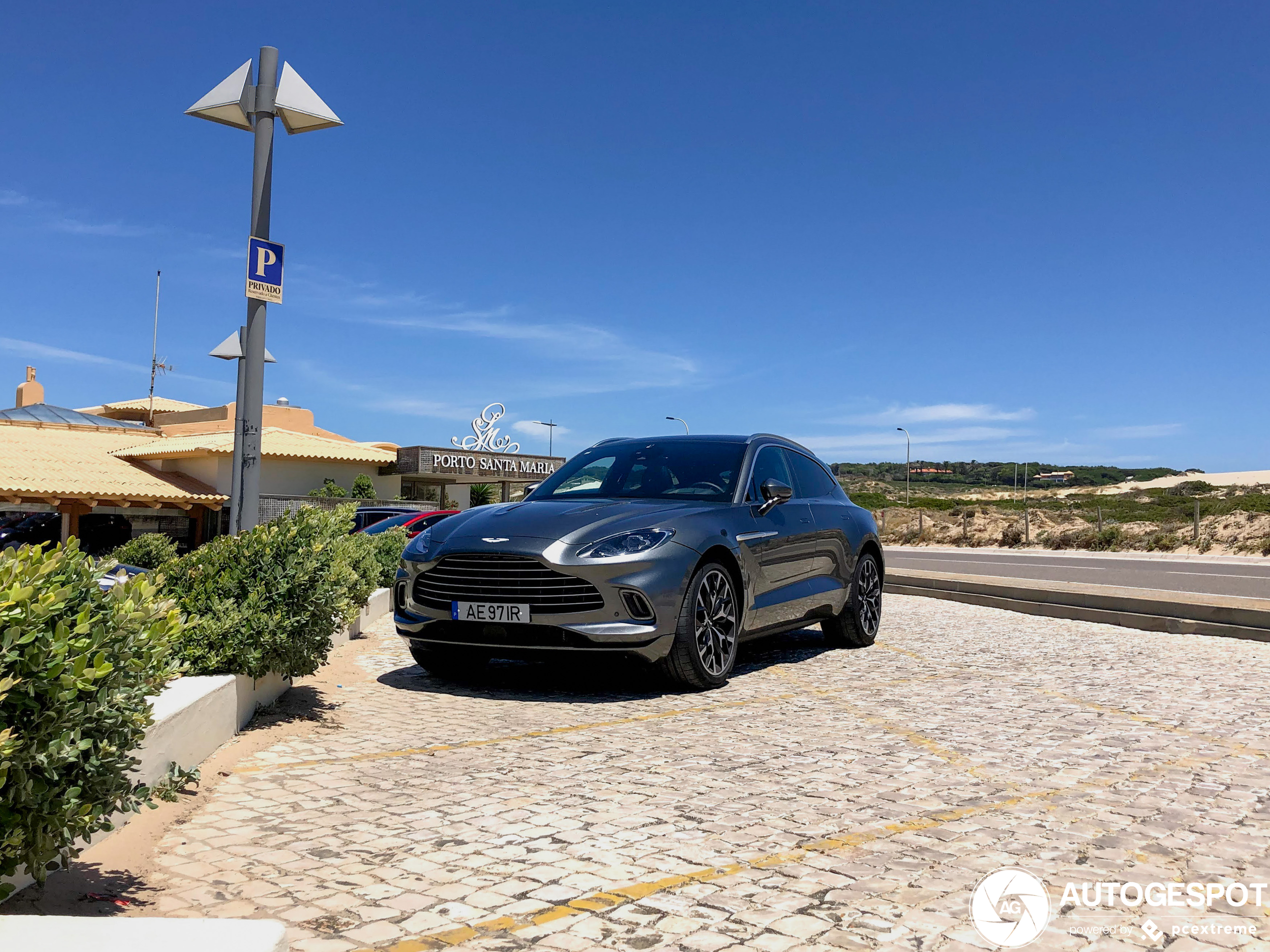 Aston Martin DBX