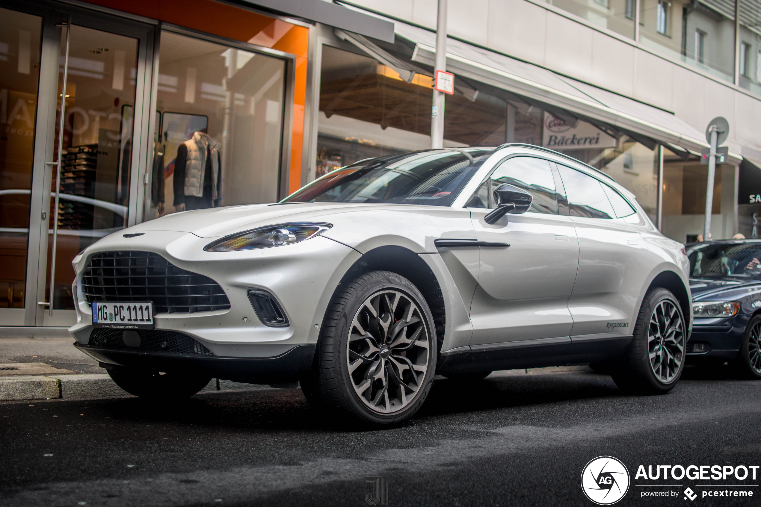 Aston Martin DBX