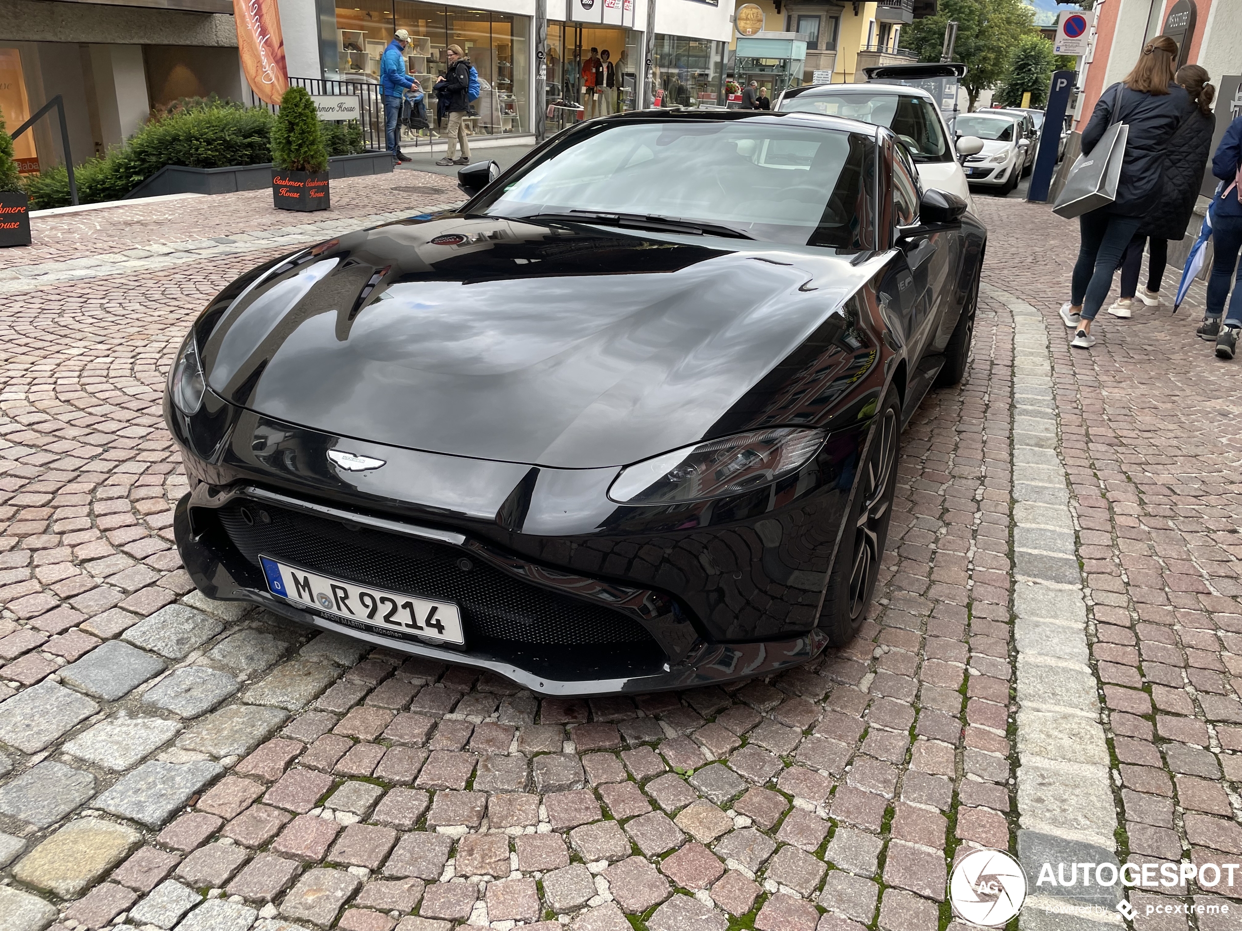 Aston Martin V8 Vantage 2018