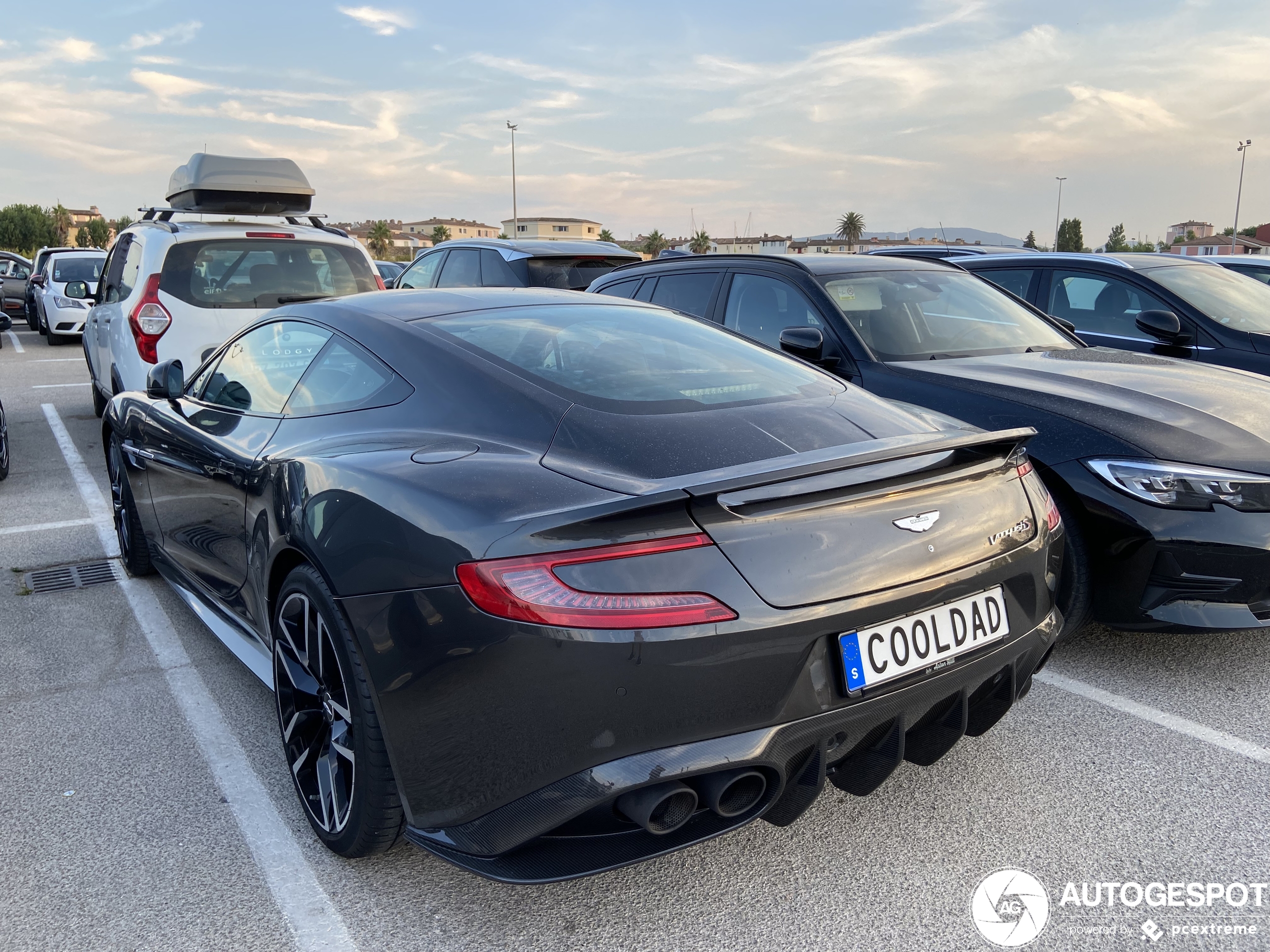 Aston Martin Vanquish S 2017 Ultimate Edition