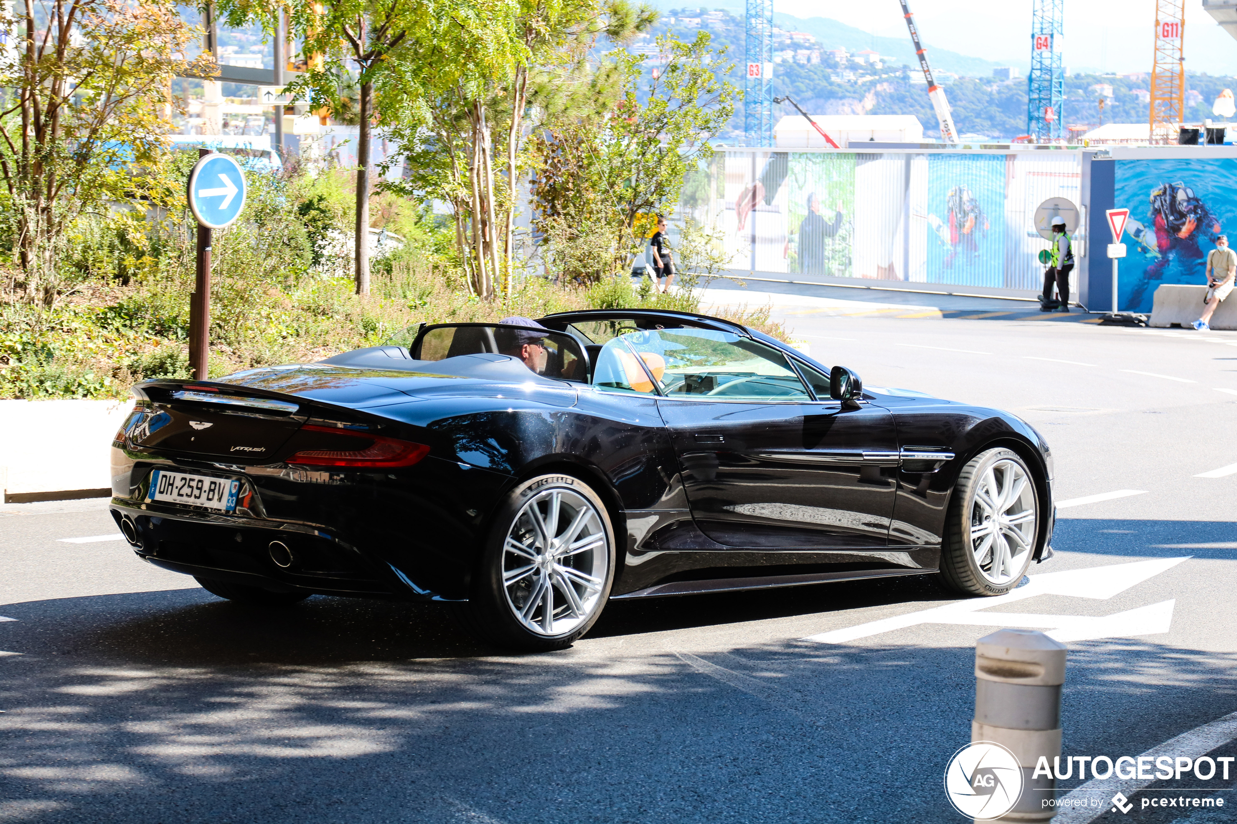 Aston Martin Vanquish Volante