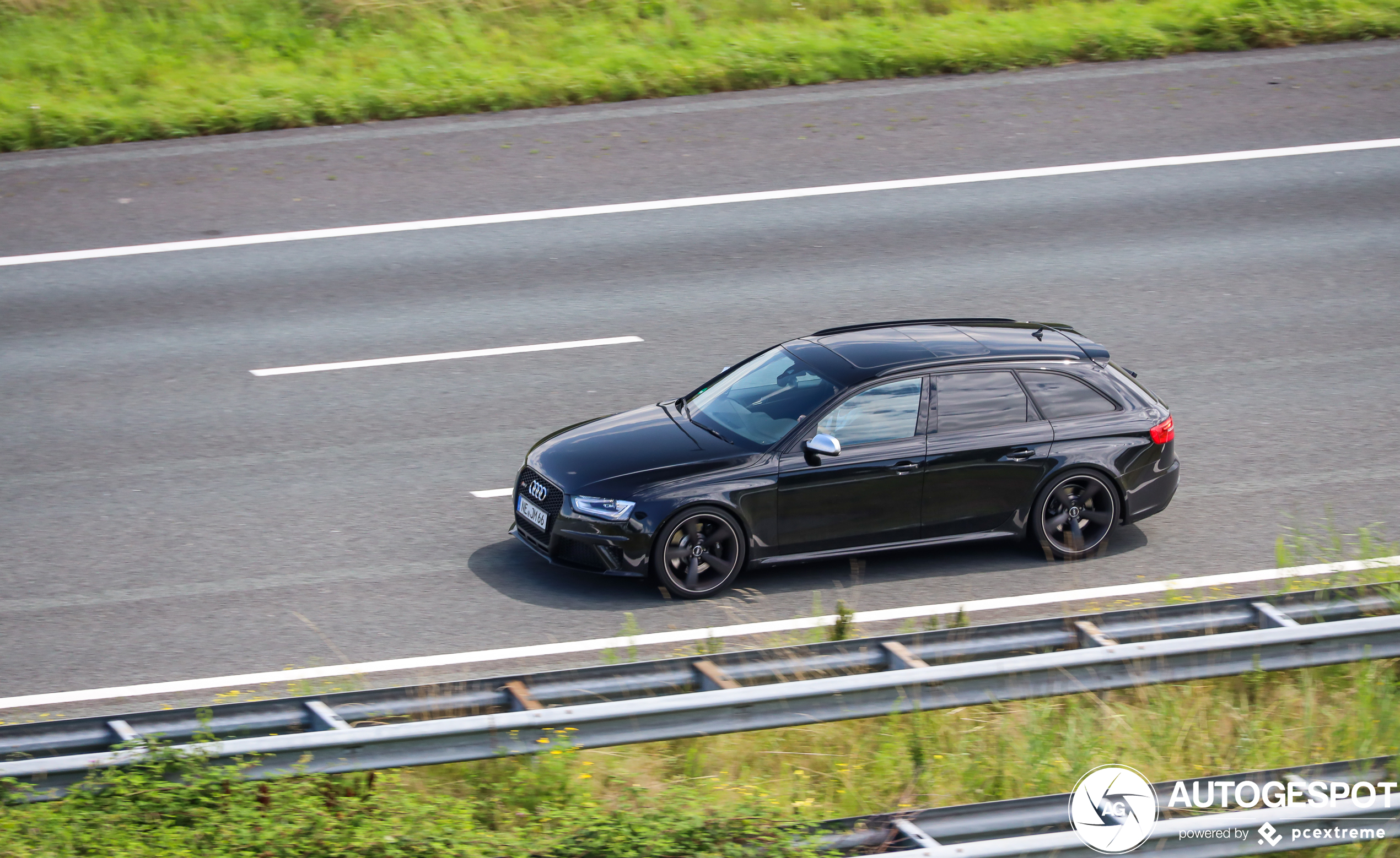 Audi RS4 Avant B8