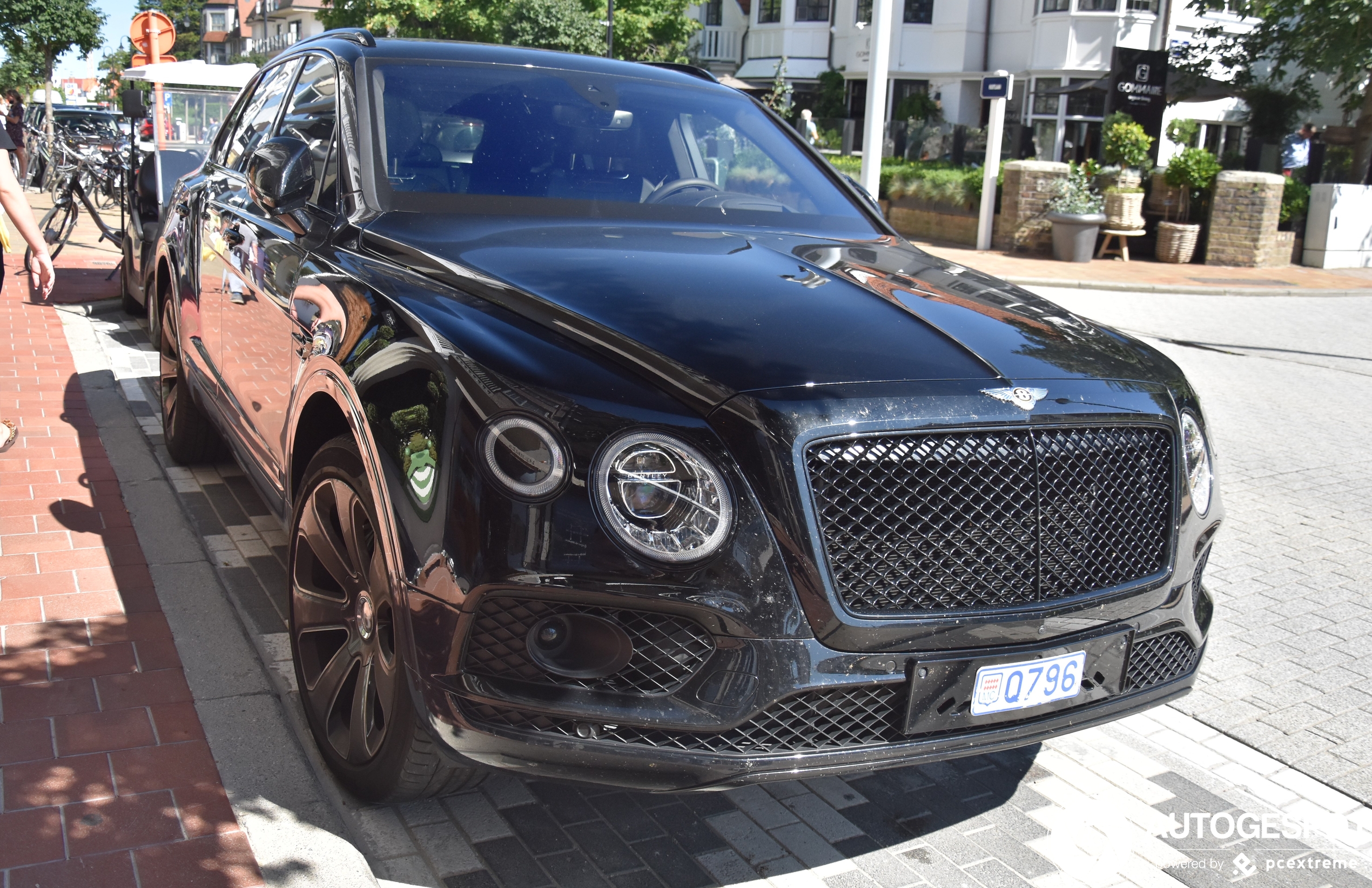 Bentley Bentayga V8 Design Series