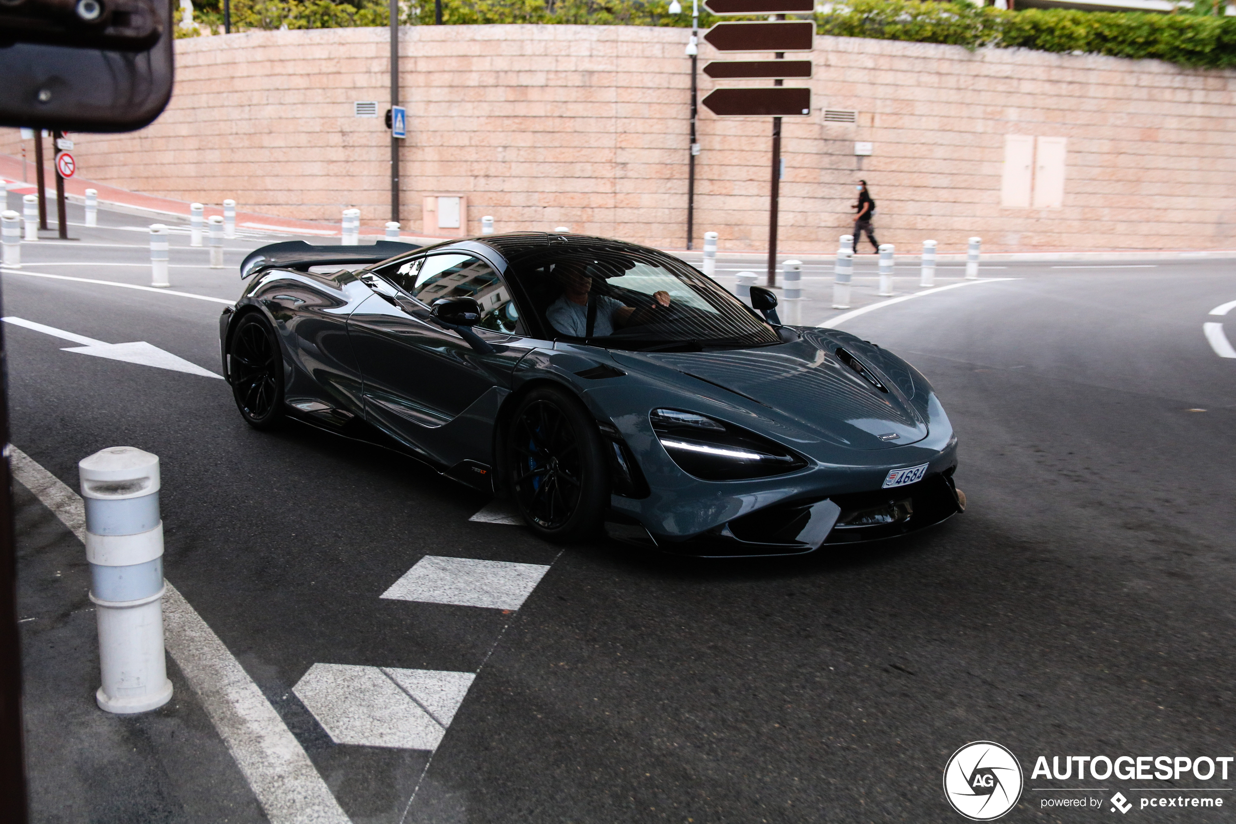 McLaren 765LT