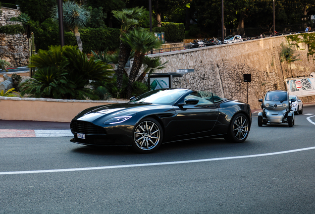 Aston Martin DB11 V8 Volante