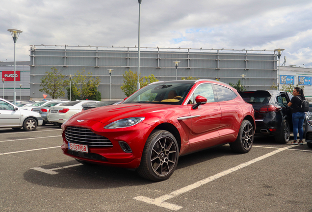 Aston Martin DBX