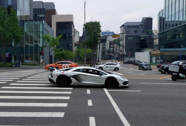 Lamborghini Aventador LP770-4 SVJ