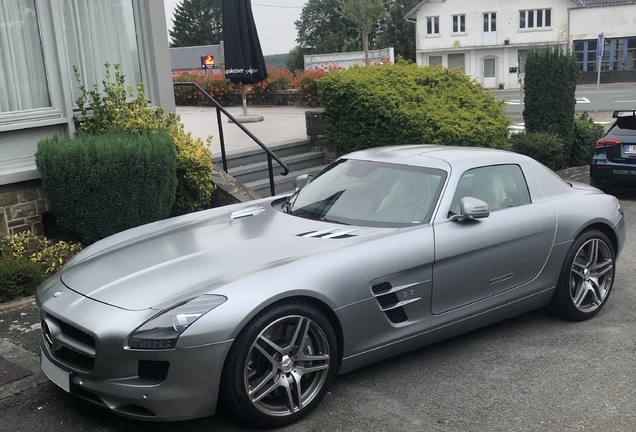 Mercedes-Benz SLS AMG