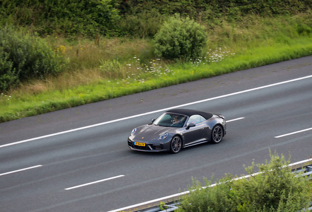 Porsche 992 Carrera 4S Cabriolet