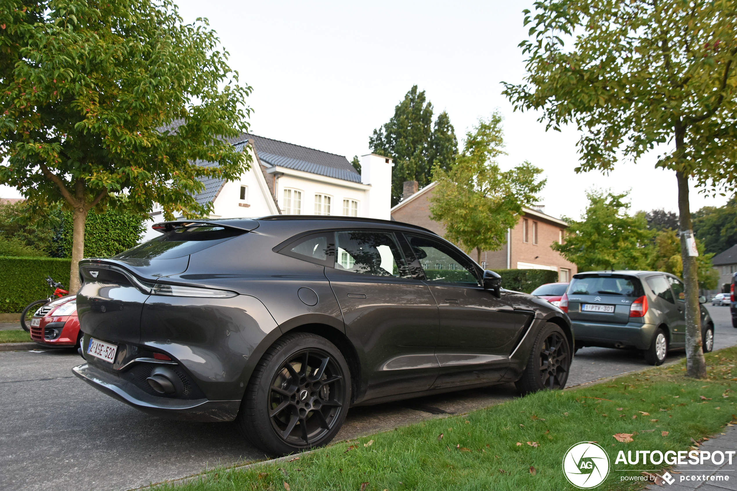 Aston Martin DBX