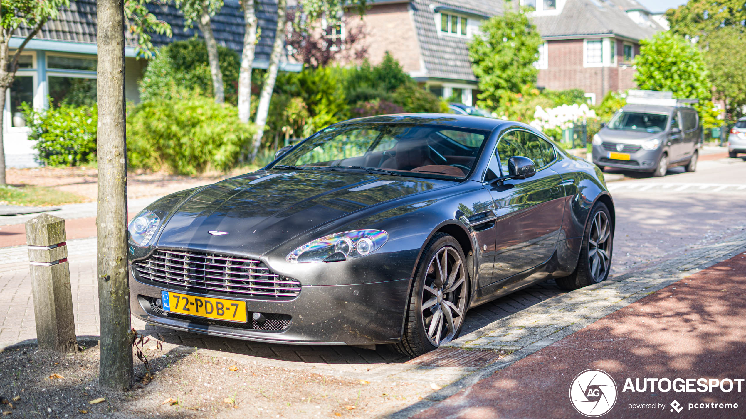 Aston Martin V8 Vantage