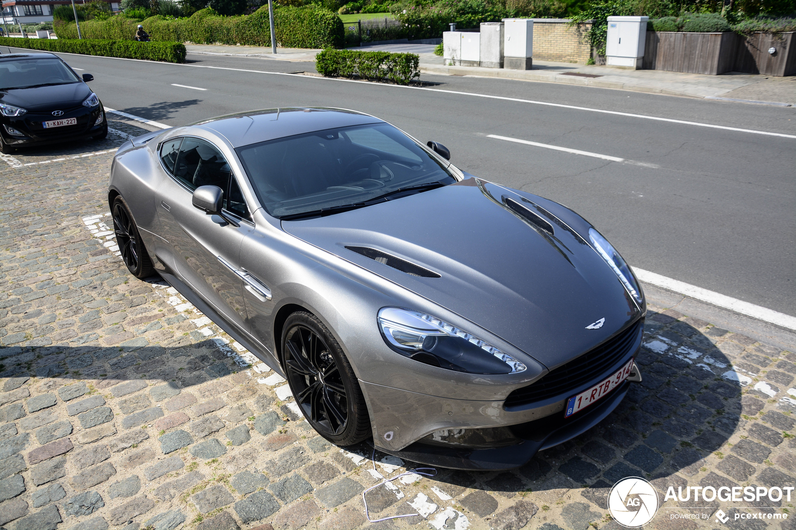 Aston Martin Vanquish 2013