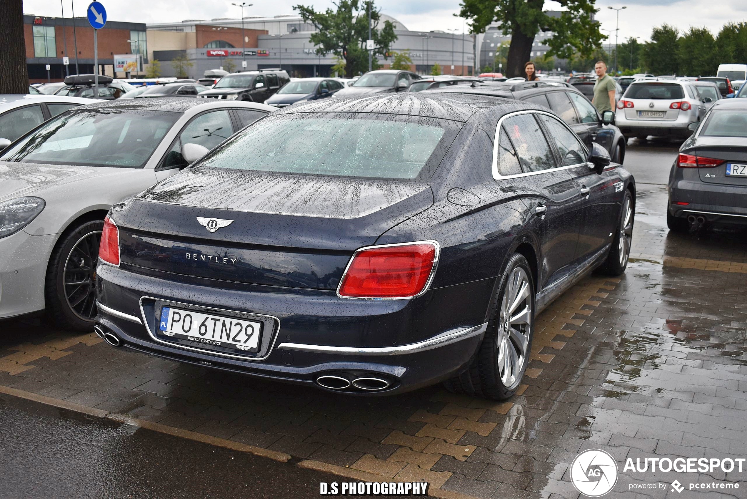 Bentley Flying Spur V8 2021