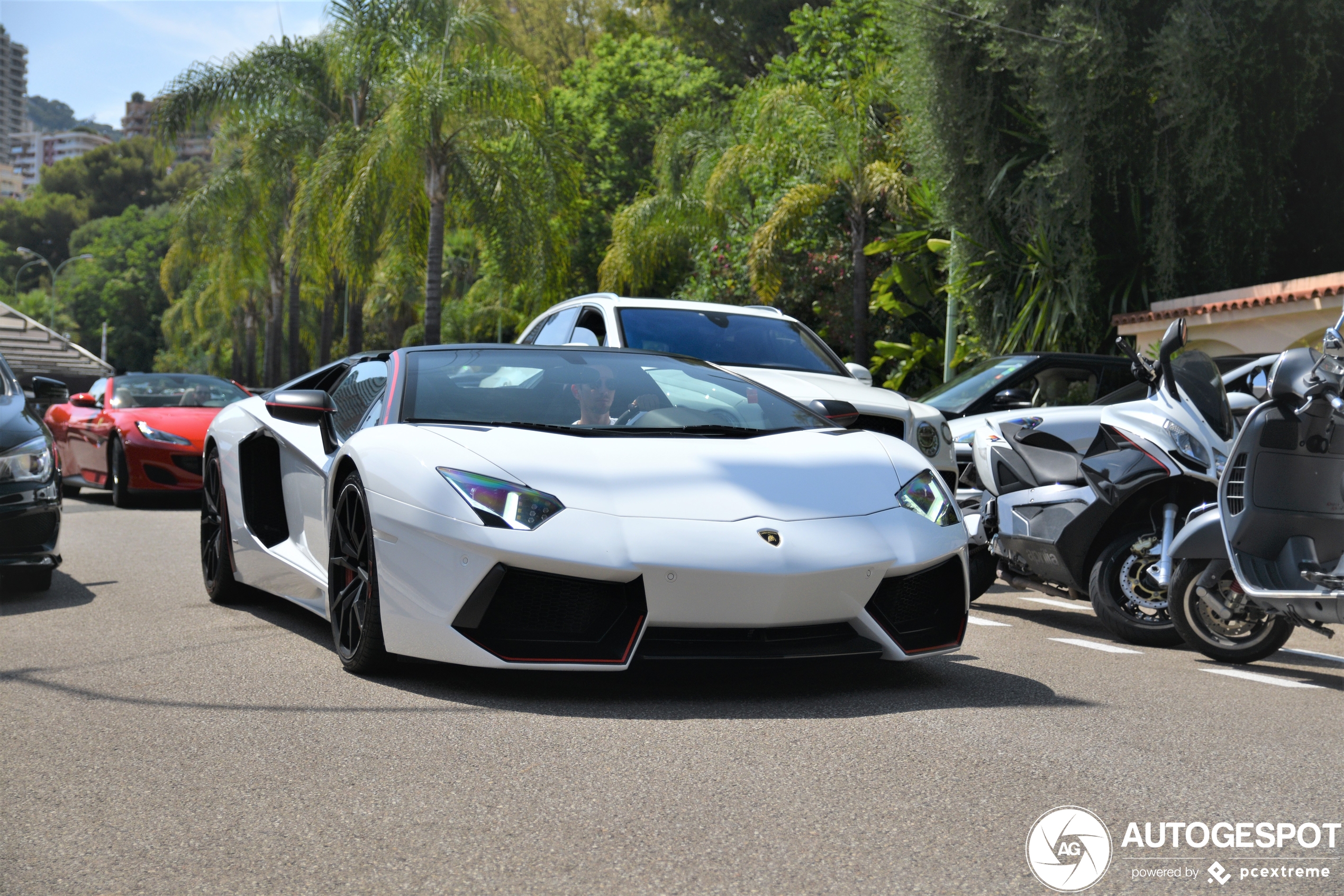 Lamborghini Aventador LP700-4 Roadster Pirelli Edition