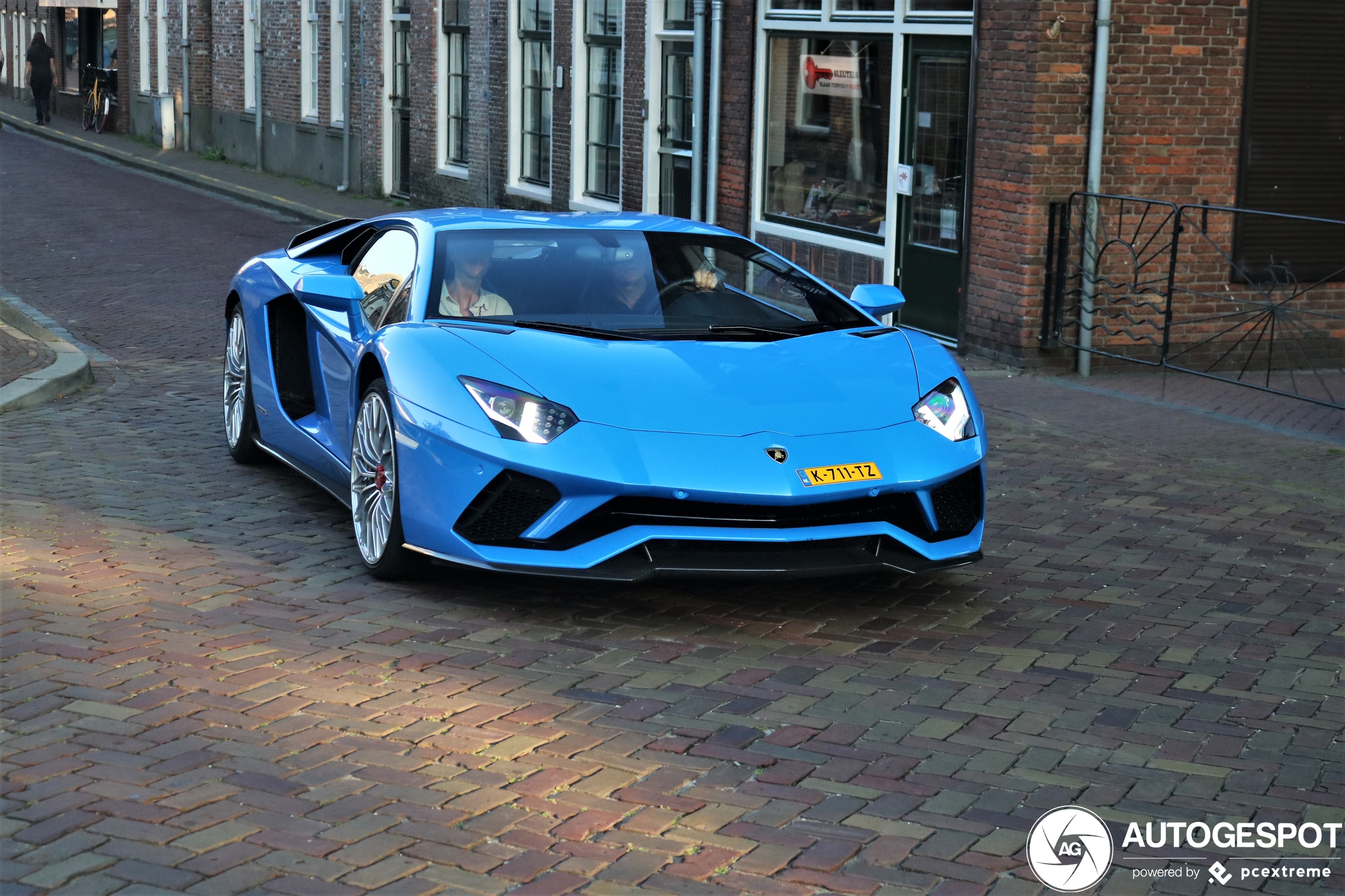 Lamborghini Aventador S LP740-4