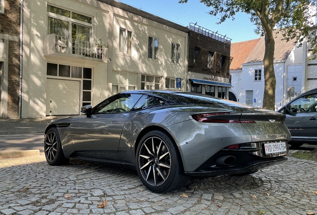 Aston Martin DB11