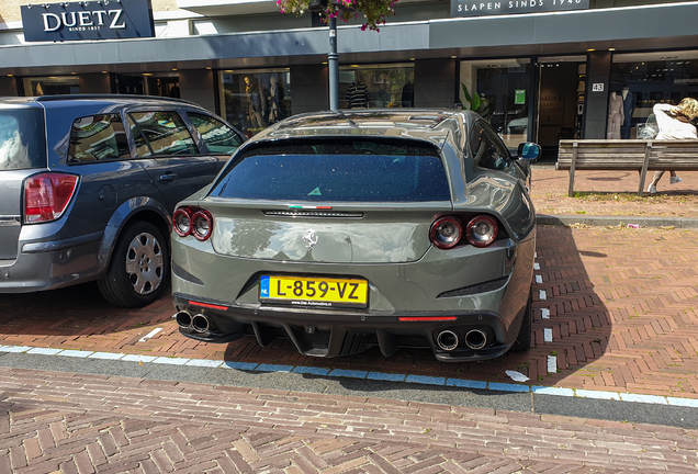 Ferrari GTC4Lusso