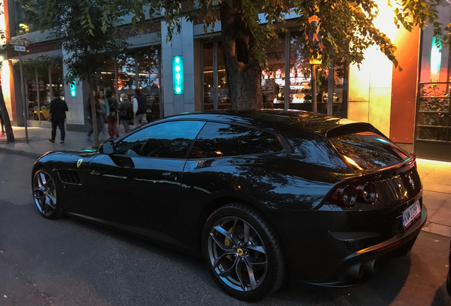 Ferrari GTC4Lusso T