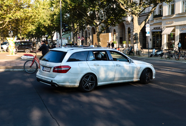 Mercedes-Benz E 63 AMG S212 V8 Biturbo