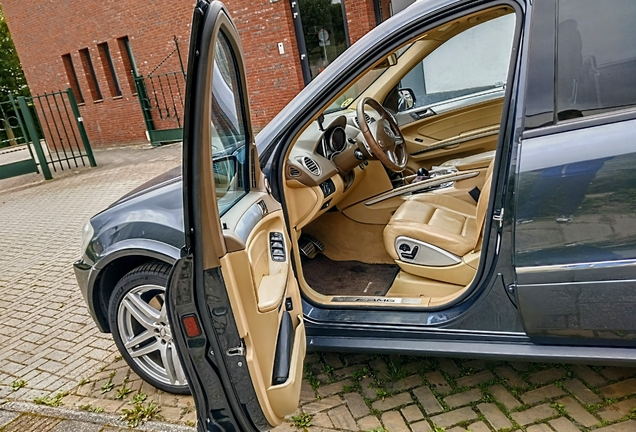 Mercedes-Benz ML 63 AMG W164 2009