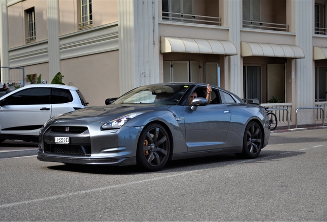 Nissan GT-R