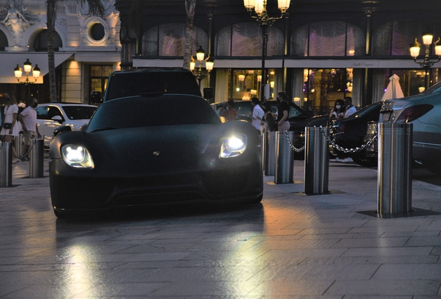 Porsche 918 Spyder Weissach Package