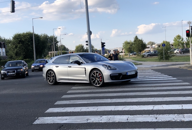 Porsche 971 Panamera GTS Sport Turismo