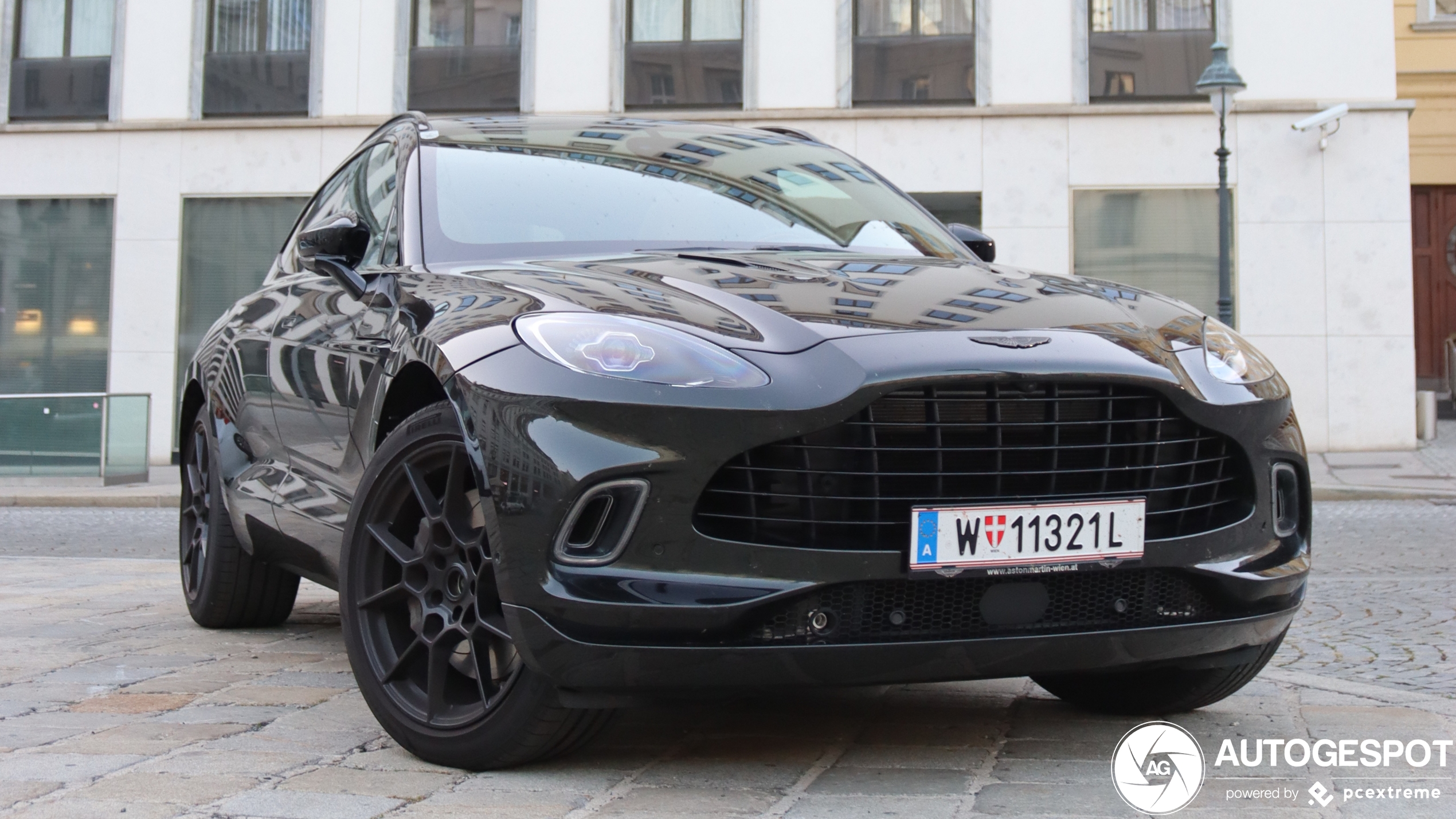 Aston Martin DBX