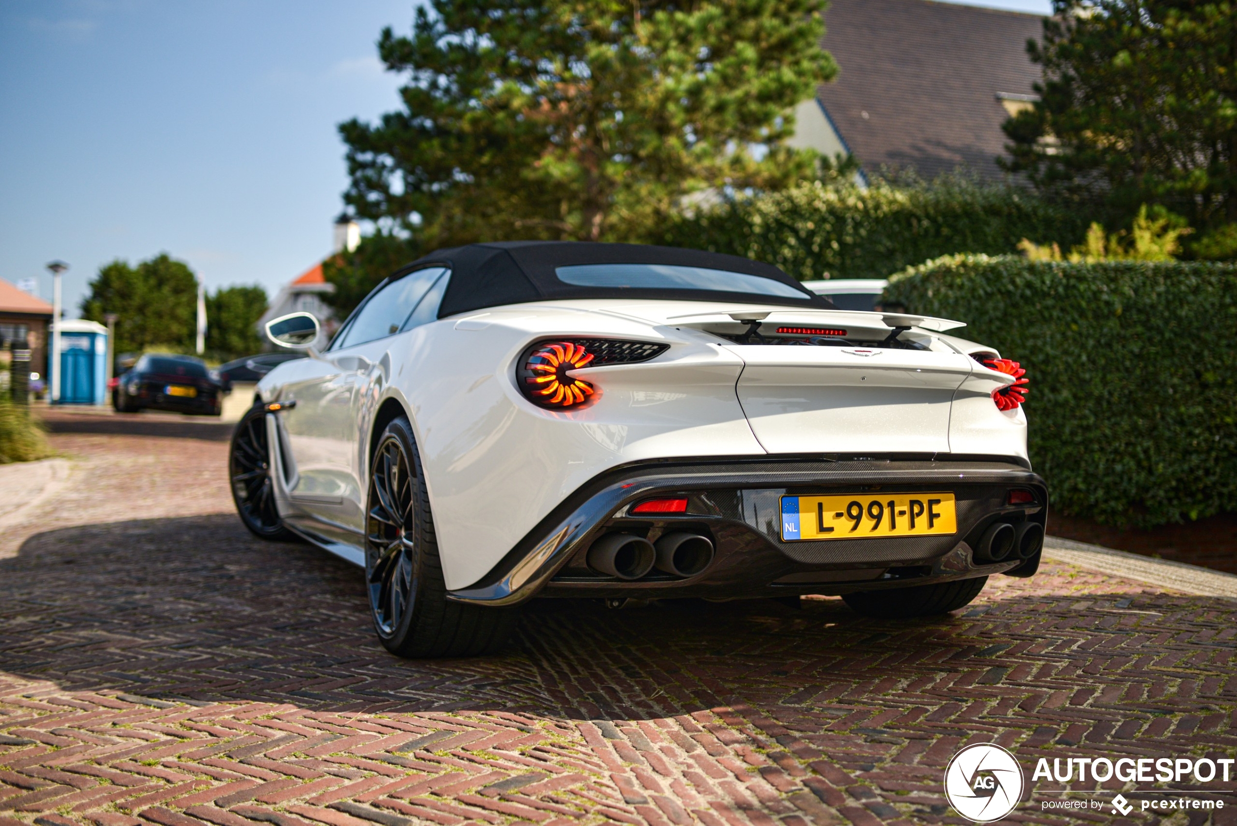 Aston Martin Vanquish Volante Zagato