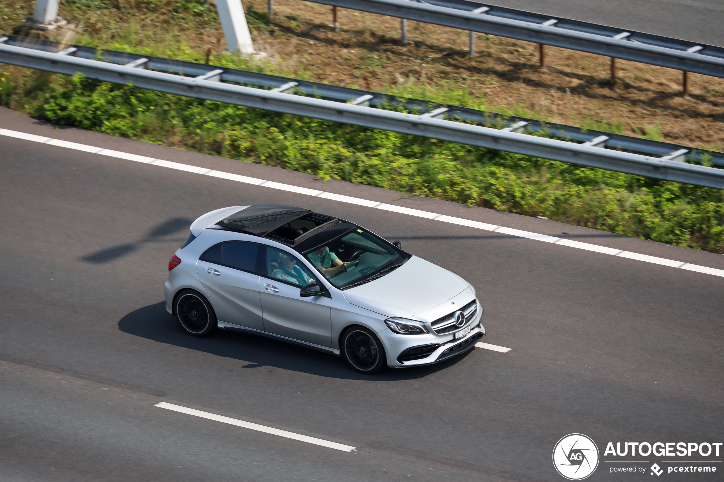 Mercedes-AMG A 45 W176 2015